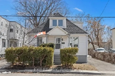 2 BEDS PLUS DEN DETACHED HOME FOR SALE IN BEECHWOOD VILLAGE!! Image# 1