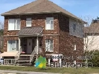 Beautiful 3 bedroom apartment.  Available July 1st Image# 3