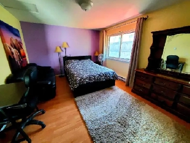 large clean bright room for June 1se Image# 5