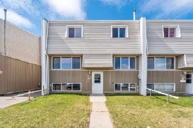 Beautifully Renovated 3-Bedroom, 2-Bathroom Townhouse for Rent Image# 3