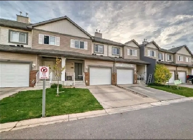 Townhouse for rent NE Image# 2