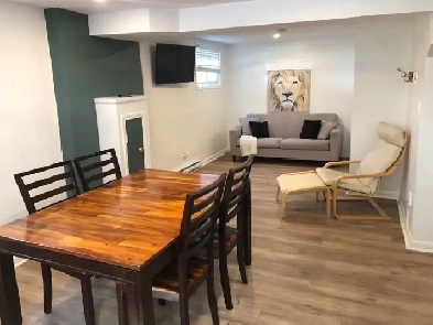 Pretty 1 Bdr Inclusive Downtown! With Parking and Internet Image# 6