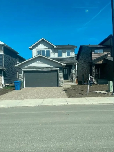 3 bed, 2.5 bath house in Chestermere! Fully fenced backyard Image# 17