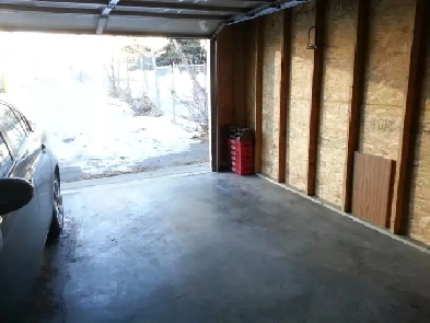 Single Garage detached for rent close to downtown (Bridgeland) Image# 2