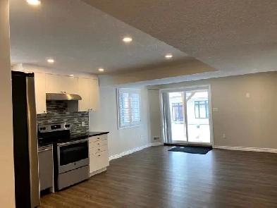 Walk-out proper 2 large Duplex Apartment Separate Entrance Image# 1