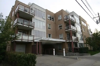 Executive condo for sale in Renfrew Image# 1