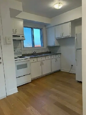 Grand 2 1/2 Metro Jean-Talon, Villeray Image# 1