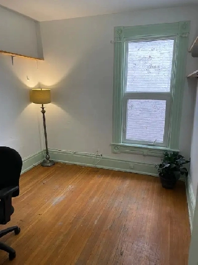 Private room for rent - Downtown Toronto Image# 1