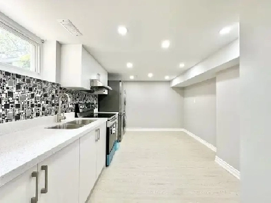 2 Bedrooms Apartment in Scarborough Image# 2