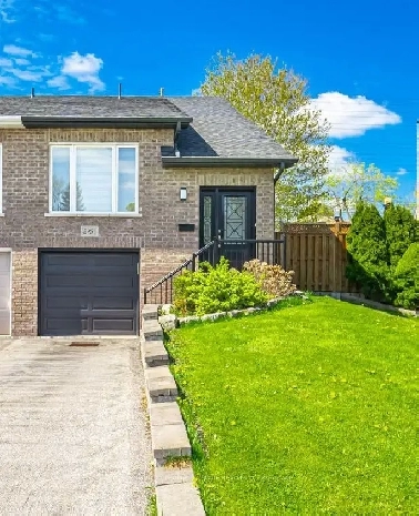 3 bed   Den 3 bath house for rent in Mississauga Image# 1