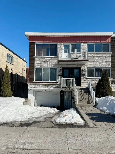 Grand 5 1/2 entièrement rénové avec cour 1900$ Image# 2