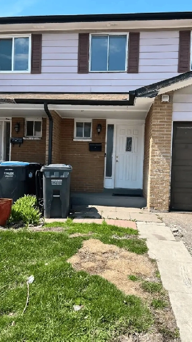 Townhouse for rent available now Image# 1