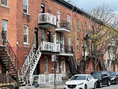 Étudiants - Belle et grande chambre moderne à louer Image# 1