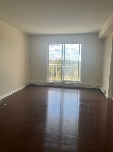 1 bedroom and den available for June 1st Image# 1