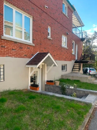 Tres grand 51/2 dans Cote-Des-Neiges disponible pour 1/7/2025 Image# 6
