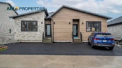 STUNNING 1 BED 1.5 BATH APARTMENT - HALIFAX - JUNE 1 FOR RENT Image# 1