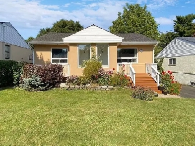 Spacious 3-Bed Home in Scarborough – 5-Min Walk to Eglinton Go! Image# 1