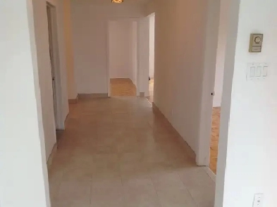 St-Leonard très grand 5 1/2 à louer 1 juillet $1800 Image# 1