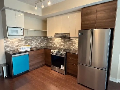 1 bdrm   den condo - Bayview Village. TTC, Subway, Pool, Gym Image# 1