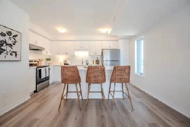 NEW STACKED TOWNHOMES | OPEN HOUSE SATURDAY 1-5 PM Image# 1