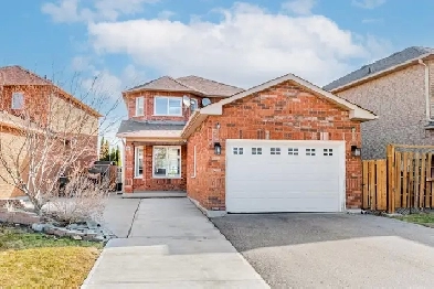 Bright and spacious 3-bedroom detached home in Woodbridge Image# 1