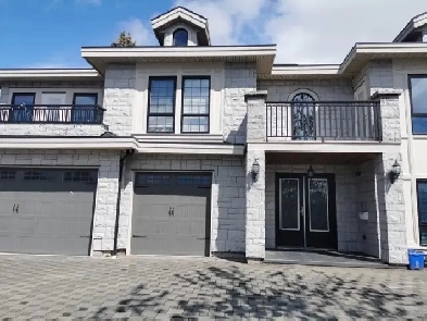 Second Floor Room with Ensuite Bathroom in Detached House Image# 1
