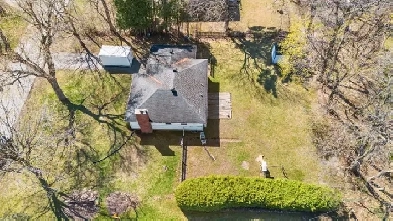Bungalow sur terrain 13,000 pc Beaconsfield sud Image# 3