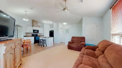 Townhome Ellerslie 2 Beds 1 Bath $1650 June 1 Immediate Image# 6