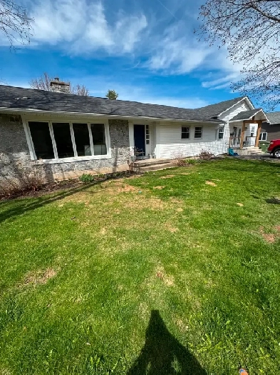 Beautiful, modern 3 bed 2 bath upstairs apartment in Oromocto Image# 1