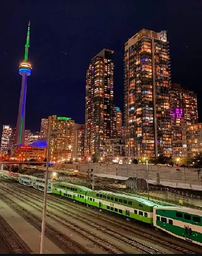 Furnished Lakeview Downtown Toronto 2 BR Condo King St & CN Twr Image# 1