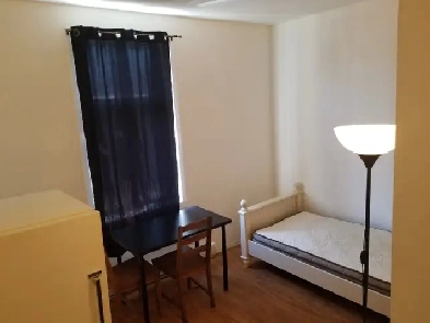 STUDIO  1 ½  IMMEUBLE TRANQUILLE  promenade Ontario Image# 1