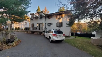 Condo à St Sauveur, Piedmont, meublé, chauffé, câble, Internet Image# 4