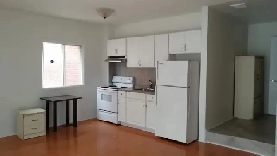 BACHELOR ROOM FOR RENT! Image# 3