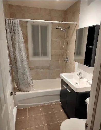 Furnished Room Available in Two-Floor Apartment – Côte-des-Neige Image# 1