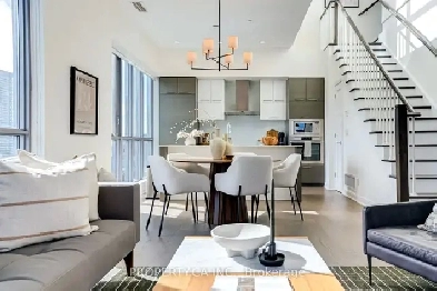 2 STOREY PENTHOUSE w A Private Terrace & Panoramic City Views! Image# 1