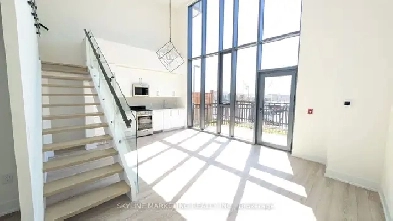 BUILT BY ZANCOR HOMES! Rarely Offered 2 Storey Loft In Oakville! Image# 4