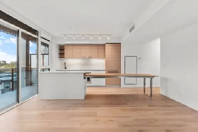 【104st University Dr Surrey downtown 2/2 new condo 23 floor 】 Image# 6
