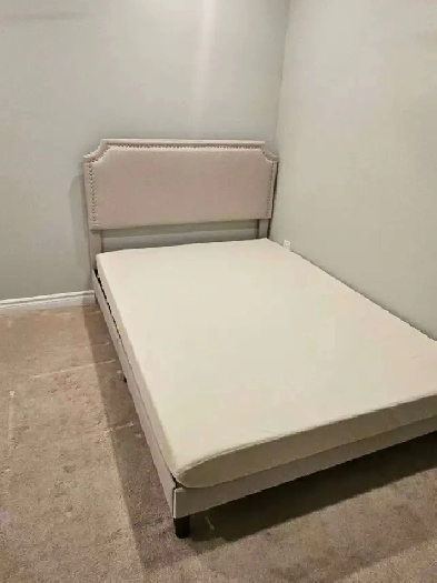 Aurora Luxury Townhouse Private Room For Rent Image# 1