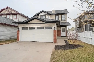 RENOVATED 5 Bed home with Suite Image# 2