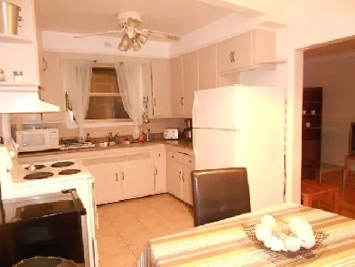 furnished bedroom for rent now, close to UdeM, All Included! Image# 1