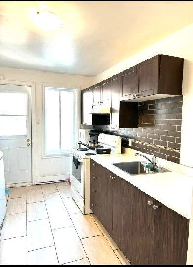 3 1/2 au coin métro Fabre Image# 1