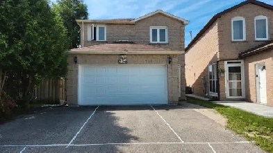 2nd Floor large private room in Markham house Image# 1