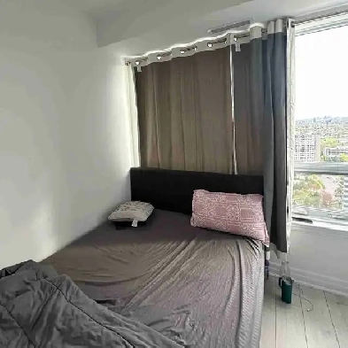 Room for renr near square one Image# 1