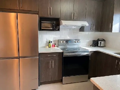 June 1 close downtown centre st N bus 3 301 300 one bedroom Image# 1