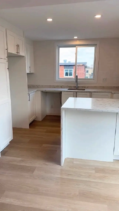 Grand et Spacieux 5 1/2 au 2eme étage à Longueuil Image# 1