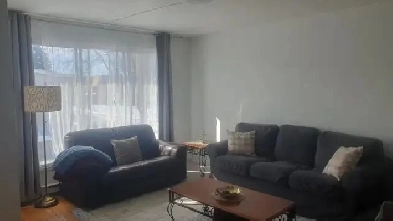 5 1/2 Haut/Upper Duplex - Metro Montmorency Image# 4