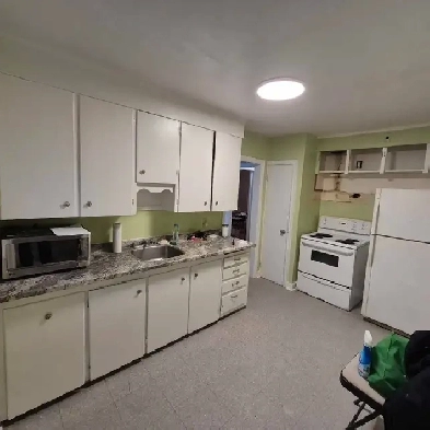 2 Bedroom Upper Duplex Unit Image# 1