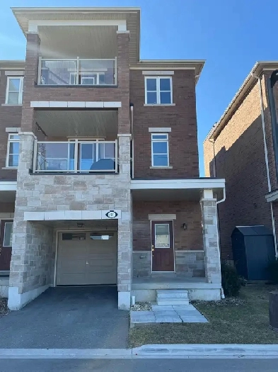 PICKERING 3 BED/4 BATH TOWNHOUSE FOR RENT BROCK RD. and ROSSLAND Image# 7
