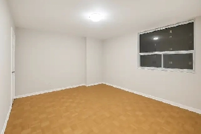 Private Room in Clean 2BHK - Downtown Toronto (Indian Family) Image# 2