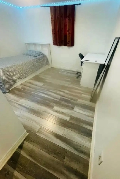 Furnished room walking distance to Subway station Image# 11